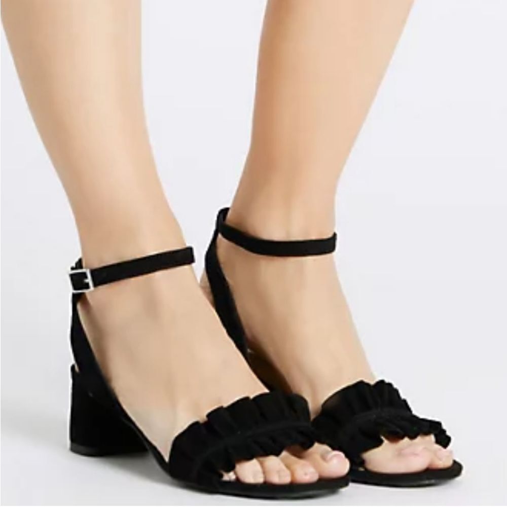 BRAND NEW VINCE CAMUTE VC JOSHINA OPEN TOE ANKLE STRAP HIGH HEEL SANDAL